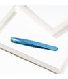 Produktbillede 3 af 4, Tweezerman Slant Tweezer - Schräge Pinzette, Bell Bottom Blue Pincet