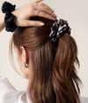 Produktbild 4 von 4, flaconi Collection Satin Scrunchie DUO Haargummi
