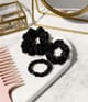 Produktbild 3 von 3, flaconi Collection Scrunchie Trio aus 100% Seide Haargummi