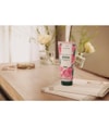 Produktbild 2 von 3, The Body Shop British Rose Bodylotion