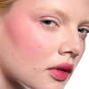 Zdjęcie produktu 3 z 5, MAC Powder Kiss Szminka w płynie
