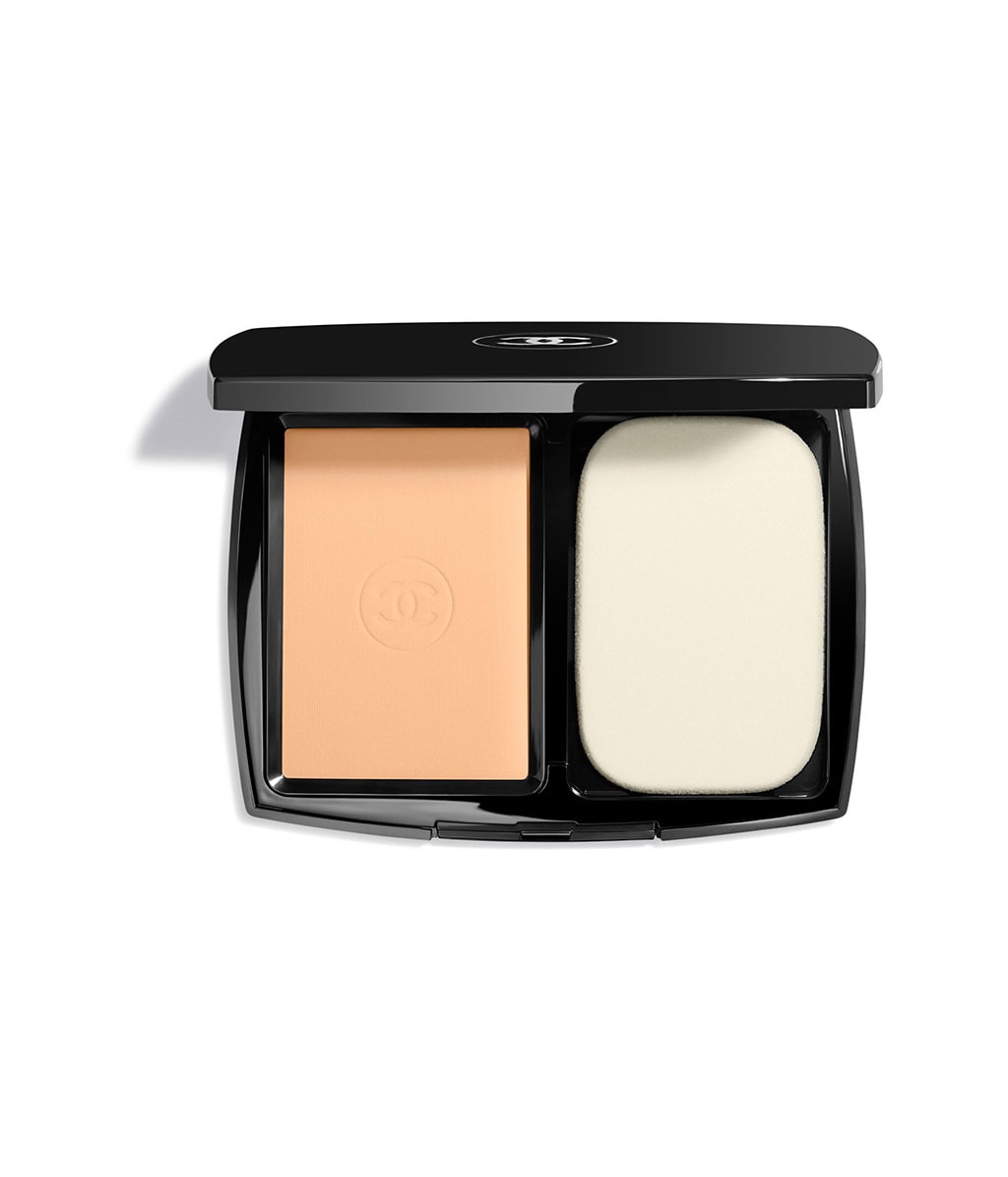 Тональная основа Chanel Ultra Le Teint Compact компактная, матовая, оттенок B50