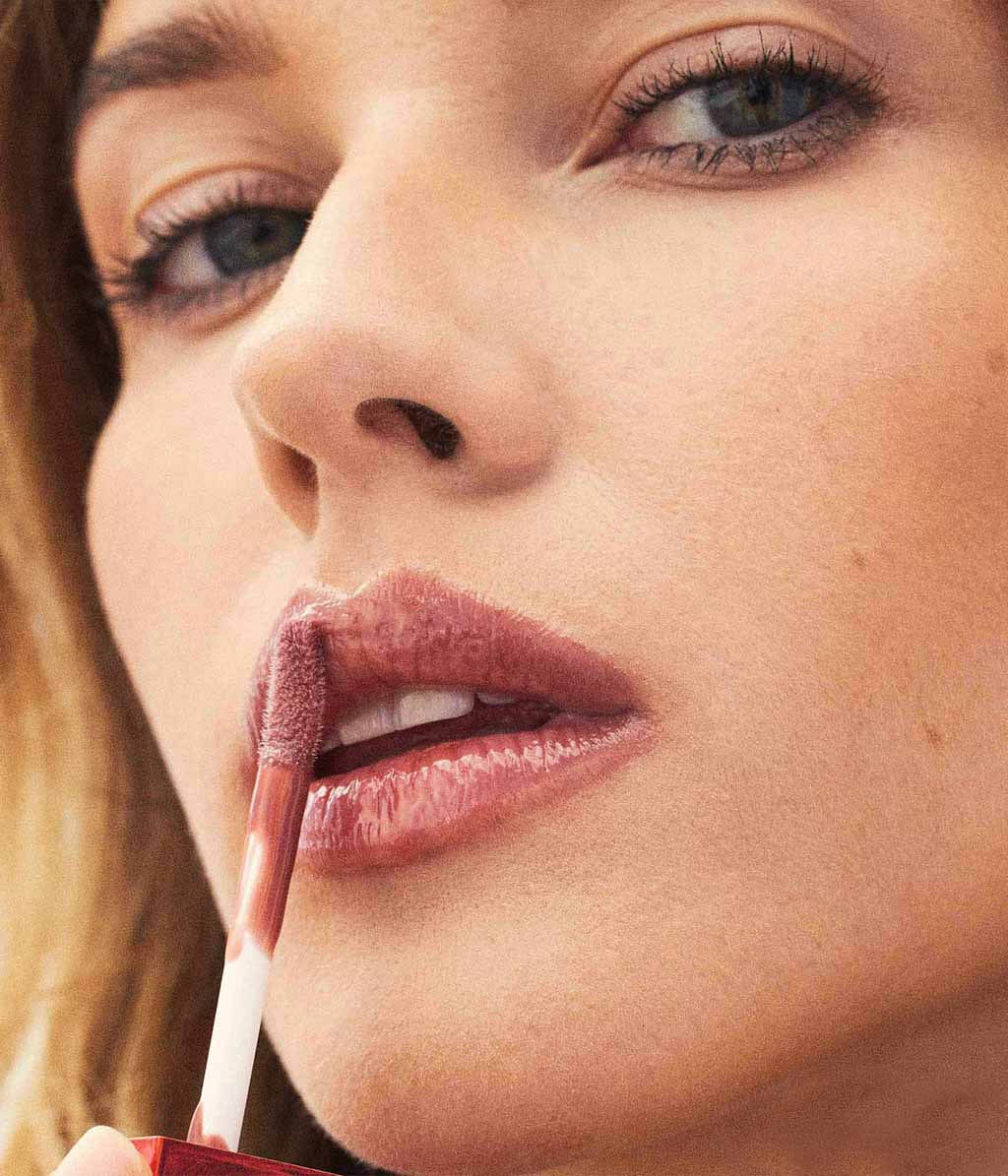 Масло для губ Banana Beauty Spritz o'clock Plumping Lip Gloil, масло-блеск с эффектом объёма, бесцветное, 5 мл — фото 4