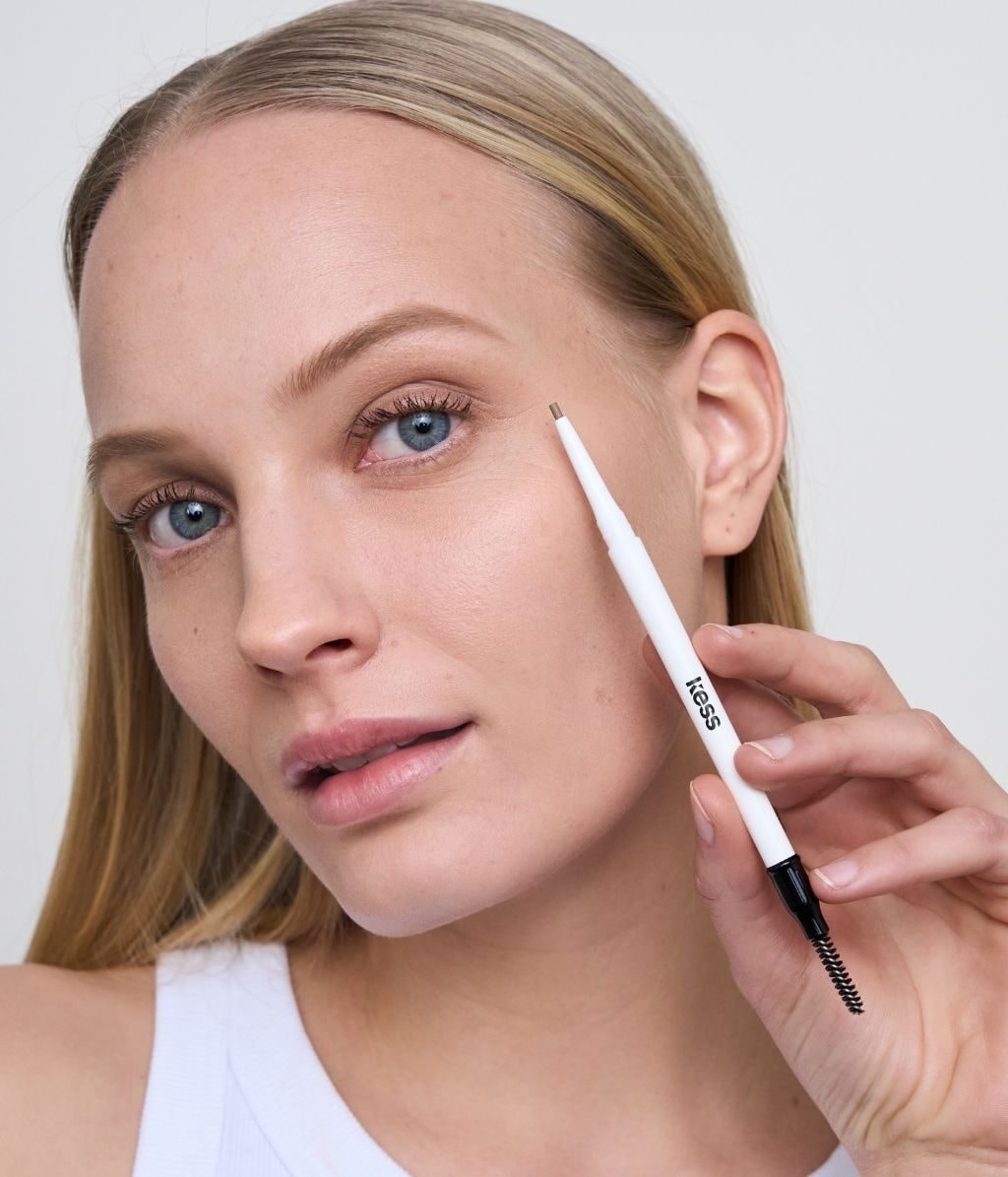 Карандаш для бровей Kess Berlin Easy Brow Pencil стойкий, оттенок Blonde, 0,14 г — фото 4