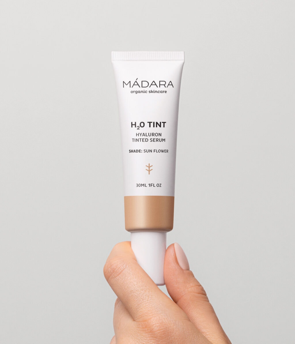 Тонирующая сыворотка для лица Madara H2O Tint Hyaluron Tinted Serum, увлажняющая, оттенок 3 Sun Flower, 30 мл — фото 5
