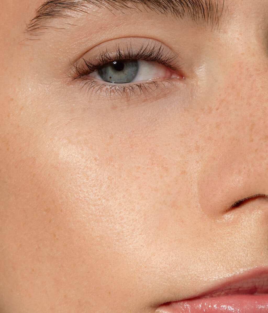 Тонирующая сыворотка для лица Madara H2O Tint Hyaluron Tinted Serum, увлажняющая, оттенок 3 Sun Flower, 30 мл — фото 4