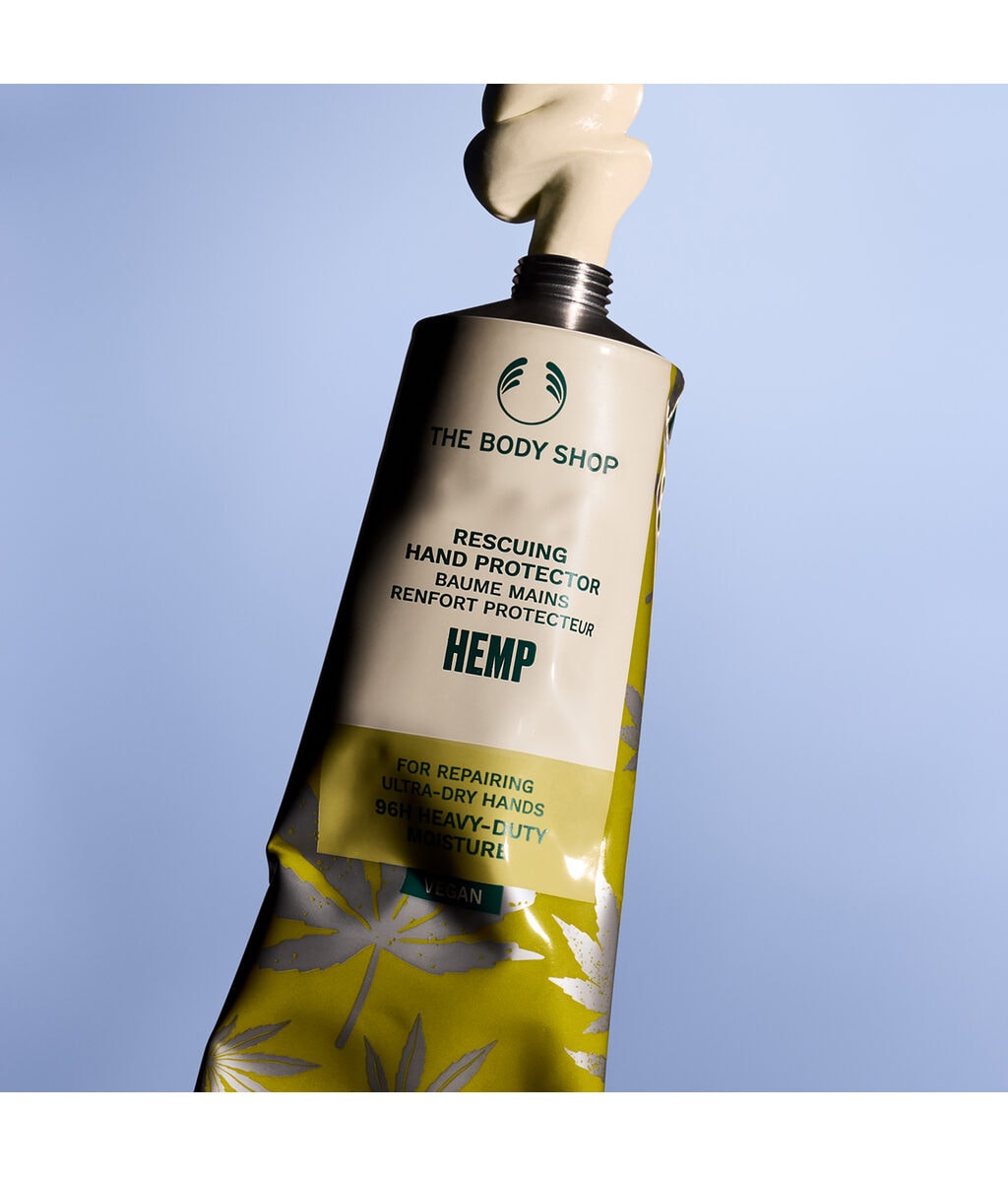 Крем для рук The Body Shop Hemp Rescuing Hand Protector, увлажнение до 96 часов, для очень сухой кожи, 30 мл — фото 3