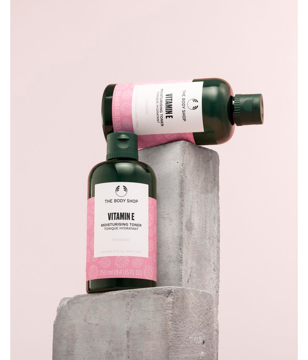 Тоник для лица The Body Shop Vitamin E Moisturising Toner, увлажняющий, для сухой кожи, 250 мл — фото 2