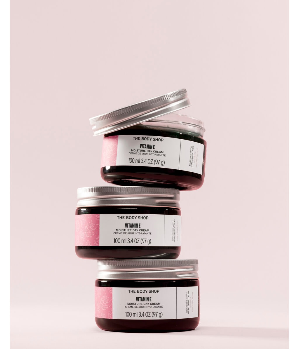 Дневной крем для лица The Body Shop Vitamin E Moisture Day Cream увлажняющий, с витамином E, 50 мл — фото 2