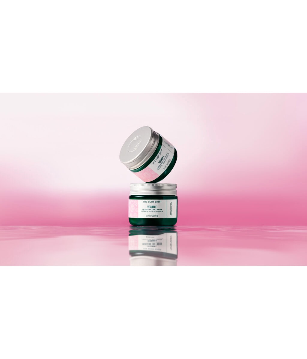 Дневной крем для лица The Body Shop Vitamin E Moisture Day Cream увлажняющий, с витамином E, 50 мл — фото 4