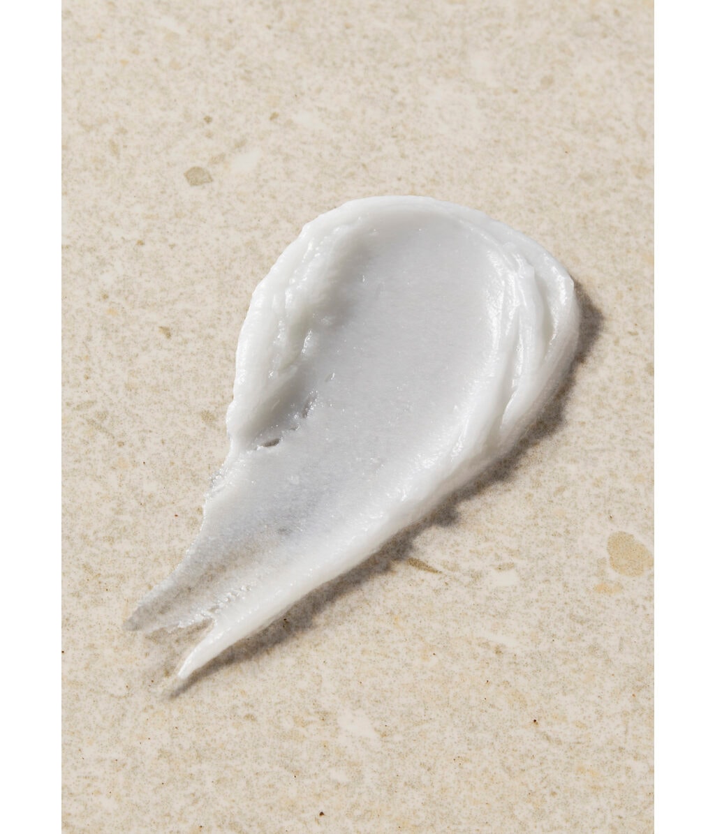 Масло-бальзам для снятия макияжа The Body Shop Camomile Sumptuous Makeup Cleansing Butter, для чувствительной кожи, 90 мл — фото 3