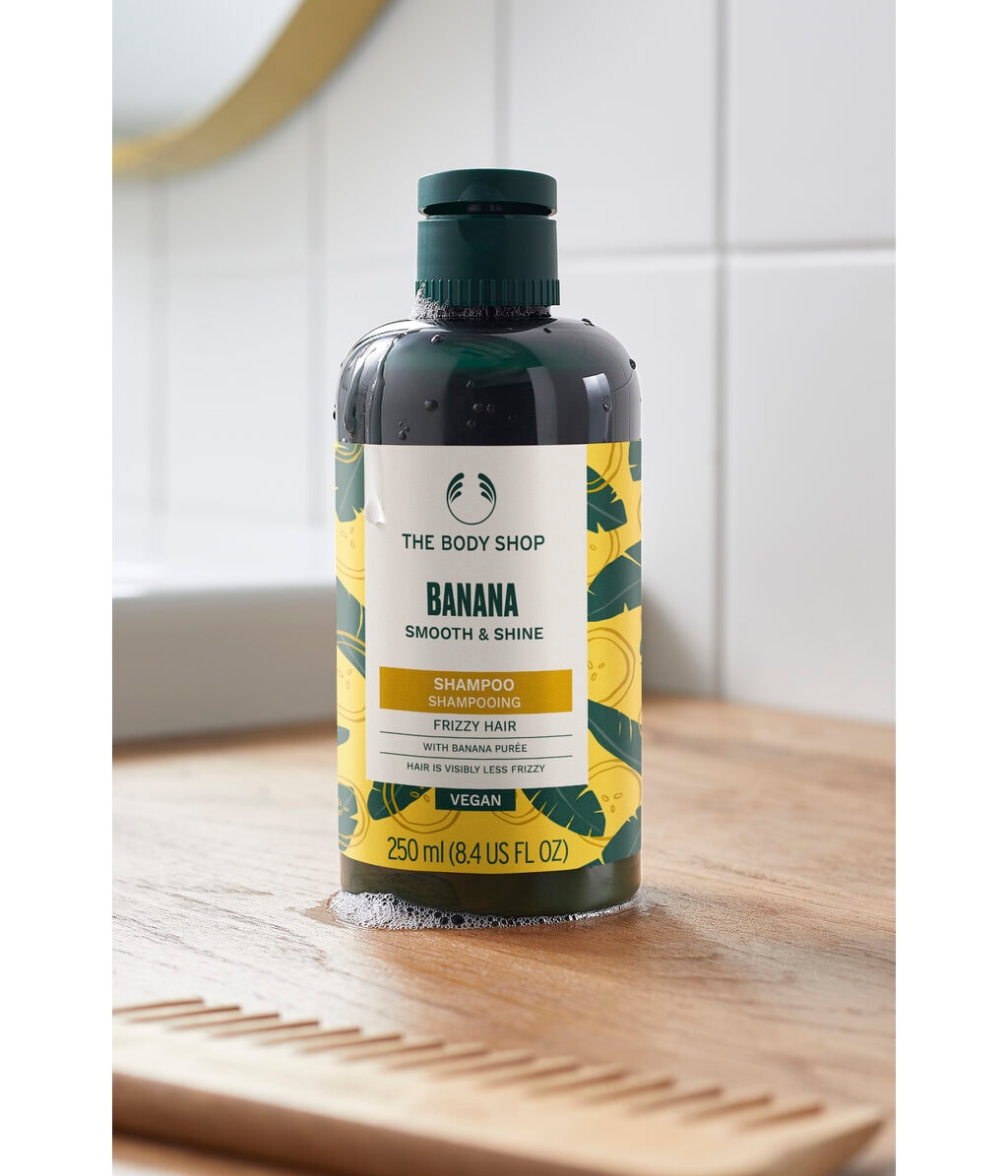 Шампунь The Body Shop Banana Smooth & Shine против пушения, для сухих волос, 250 мл — фото 4