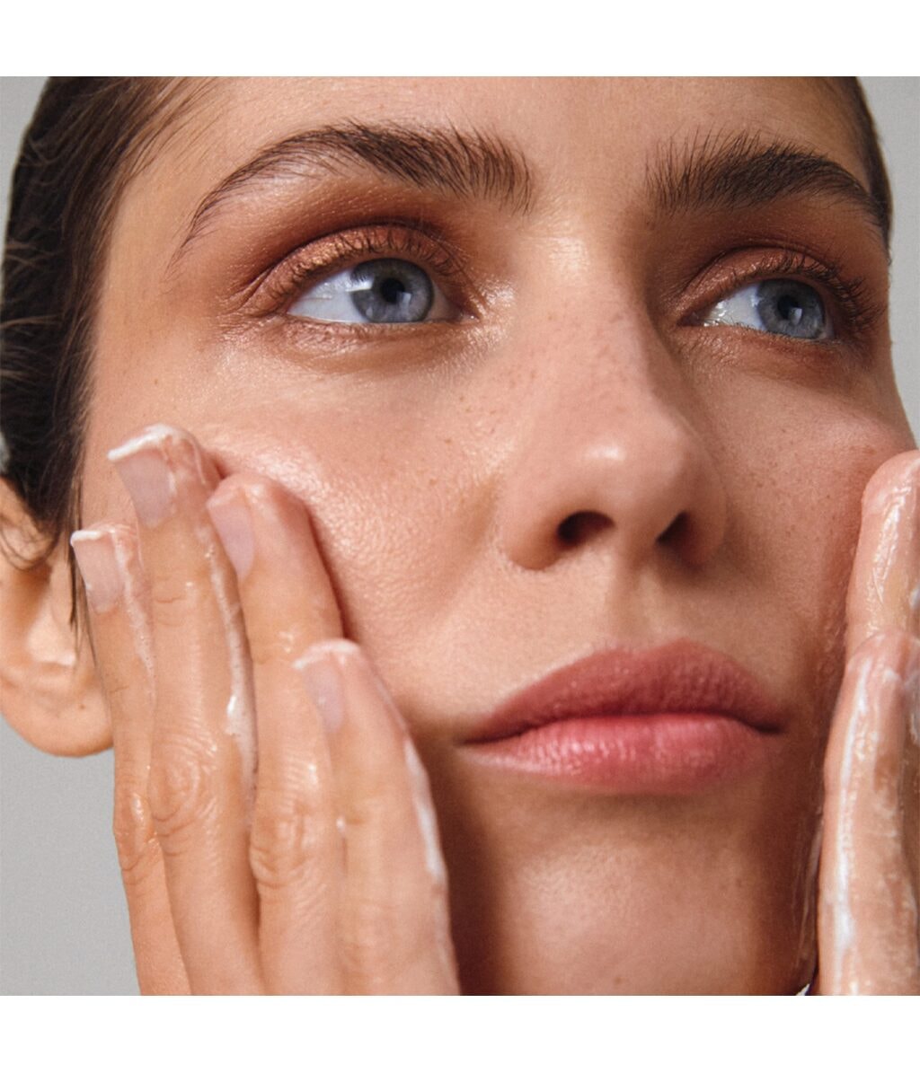 Гель для умывания Miild Skin Love The Milky Cleansing Gel, молочный, для чувствительной кожи, 100 мл — фото 3