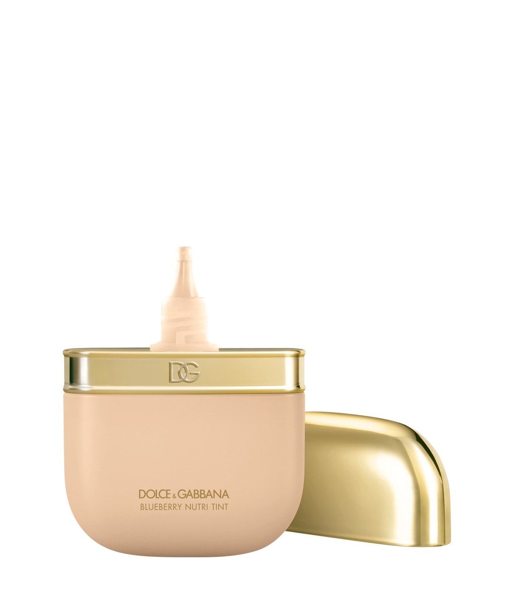 Тонирующий крем Dolce&Gabbana Blueberry Nutri-Tint сияющий, лёгкое покрытие, оттенок 6W - Light