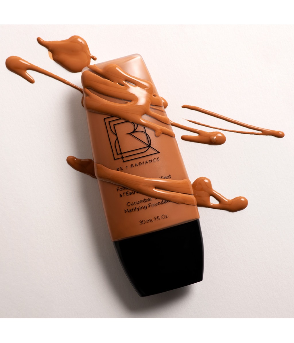 Тональная основа Be + Radiance Cucumber Water Matifying Foundation матирующая, оттенок N°63, 30 мл — фото 5