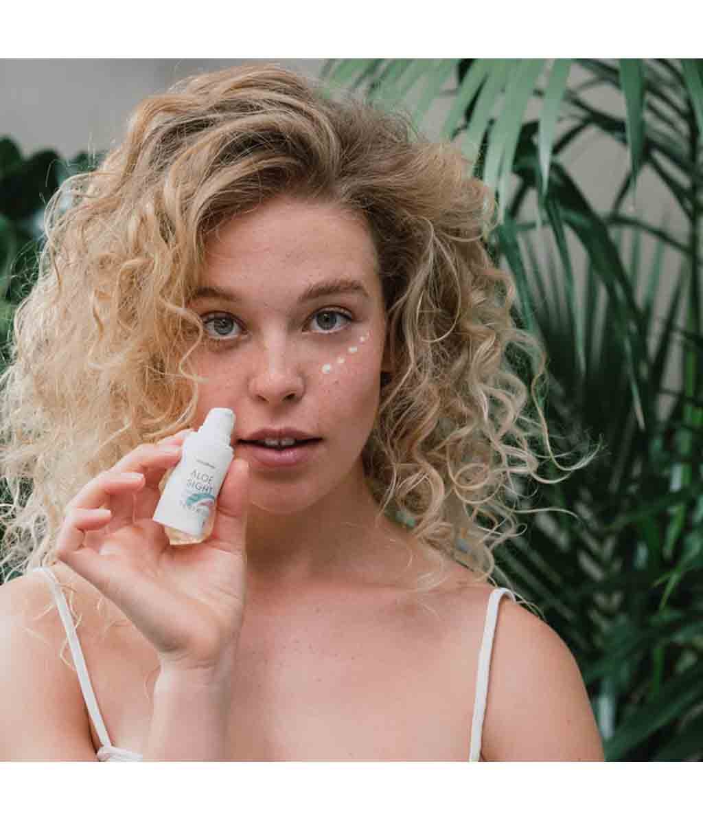 Гель-крем для кожи вокруг глаз HelloBody Aloe Sight Hydrating Eye Gel-Cream увлажняющий, с гиалуроновой кислотой, 15 г — фото 3