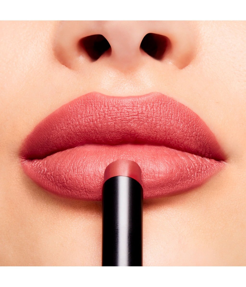 Помада MAC Powder Kiss Velvet Blur Slim Stick, матовая, стойкая, оттенок Peppery Pink, 2 г — фото 3