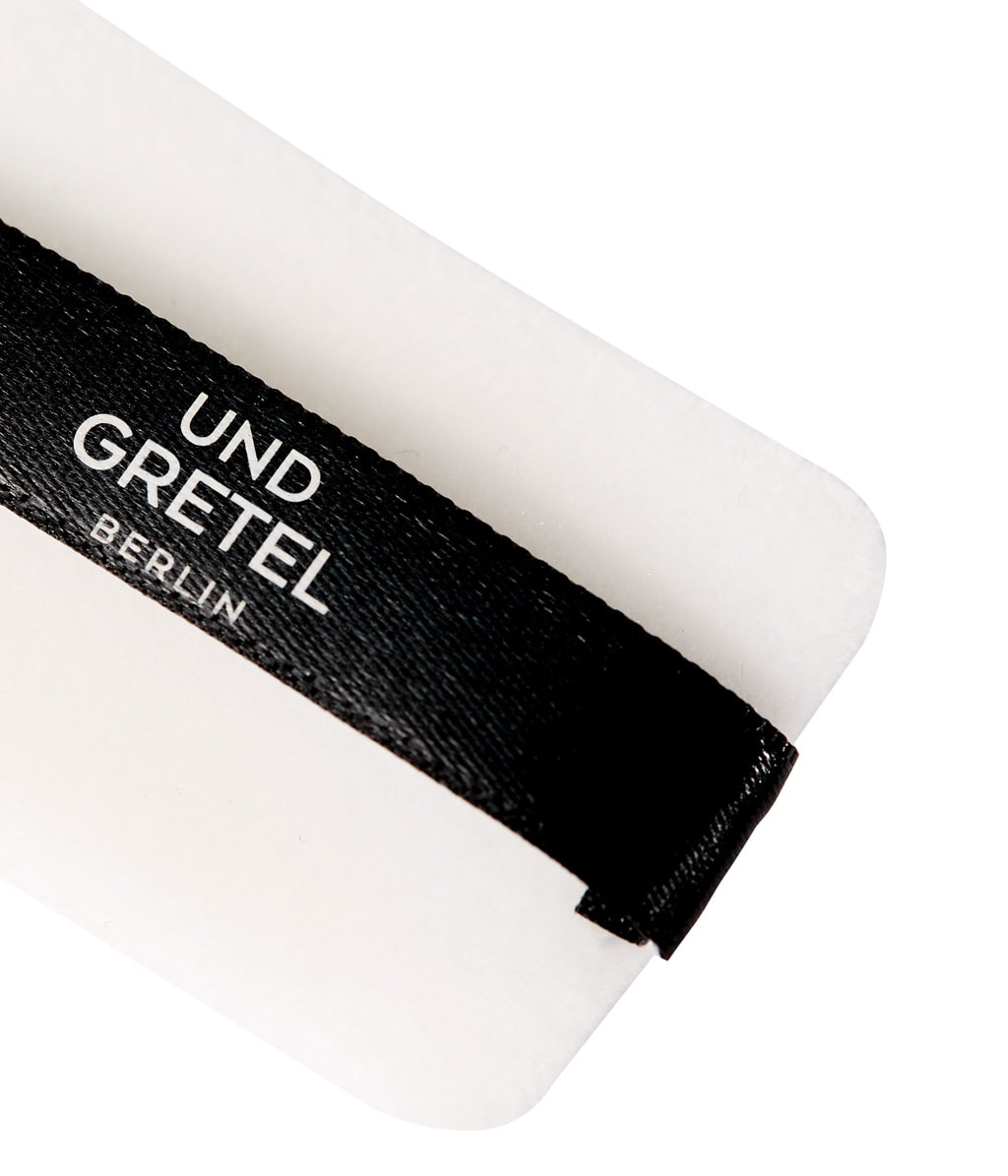 Компактная пудра Und Gretel Igle Translucent Setting Powder фиксирующая, матовая, оттенок 01 Clear, 6,5 г — фото 5