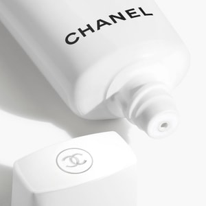 CHANEL UV ESSENTIEL & CC CREAM 30mlセット CHANEL UV ESSENTIEL & CC CREAM 30mlセット CHANEL UV